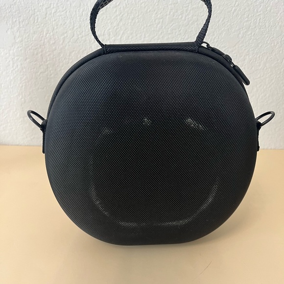 VR Headset Black Hard Shell Case - Picture 3 of 9